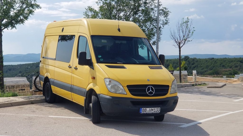 Sprinter Yellow