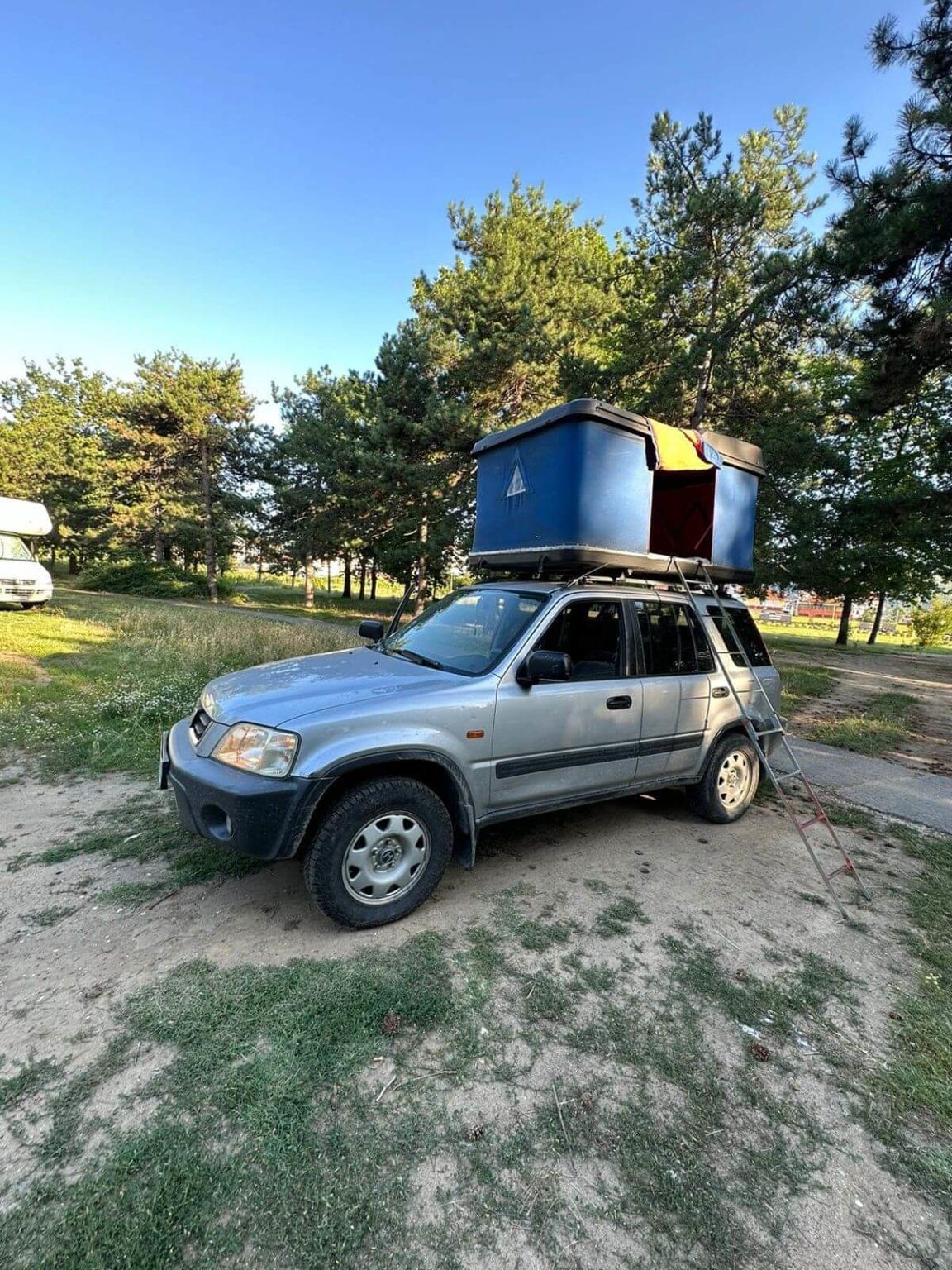 Honda CRV 4x4 rental Albania from €120/night Tirana Airport